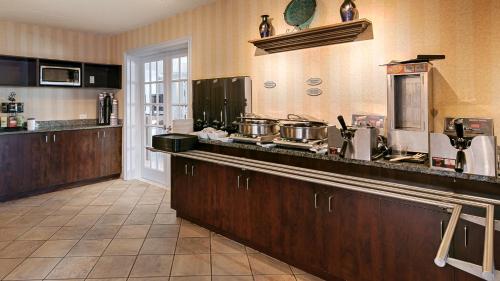 Best Western Hotel Brossard in Brossard
