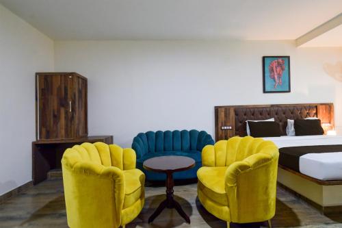 room detail thumbnail 1