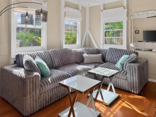 Downtown Oceanview 3BDR, Parking, WiFi Sunset View in Frederiksted