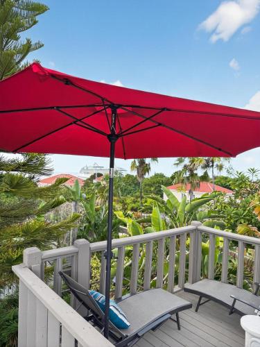 Downtown Oceanview 3BDR, Parking, WiFi Sunset View in Frederiksted