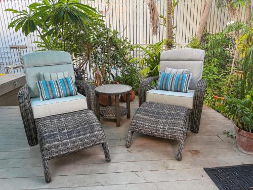 Beach-Food-Resort 2 min walk l Patio lOcean View in 弗雷德里克斯特德