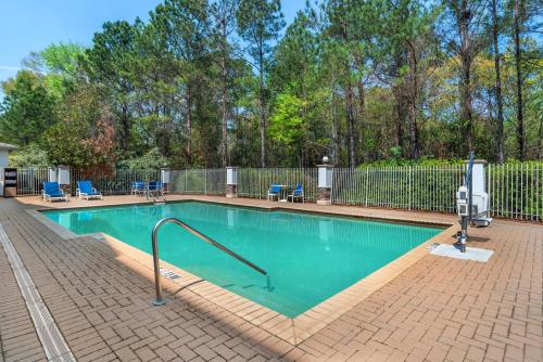 Holiday Inn Express Phenix City-Fort Benning an IHG Hotel - image 35