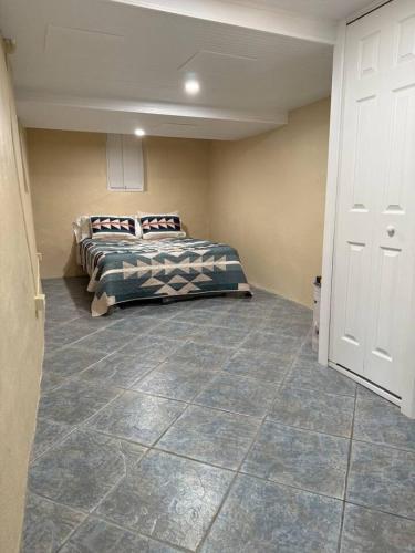 NewReno, AC, 2 blocks to Beach, Dive, Eat, Drink in Frederiksted