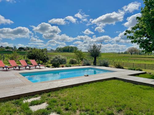 Charmante maison avec piscine au cœur des vignes in Saint-Philippe-d'Aiguille