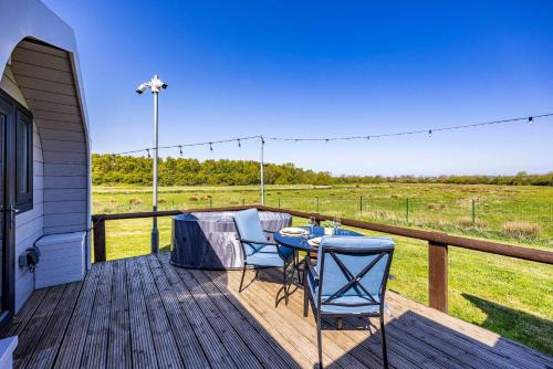 The Secret Meadow - Hottubs Wellness Retreat in 斯塔普爾福德東南