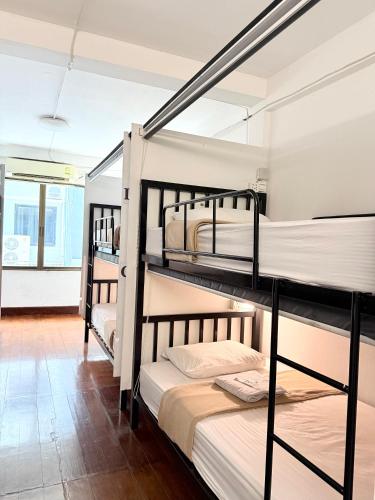 BED at 18 Asoke - image 3
