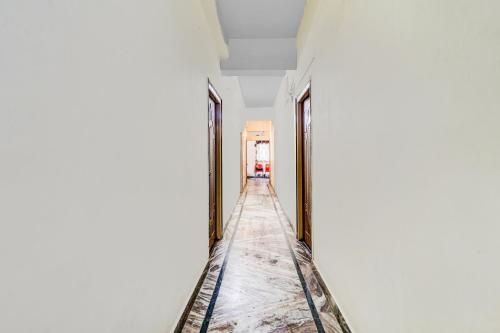 Lobby, Super OYO Hotel O Adarsh Nagar Near Kavya Hospital in Maddilapalem