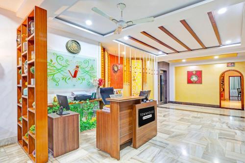 Lobby, Super Townhouse Seethammadhara Junction Formerly Vijaya Residency in Balayya Sastri Layout