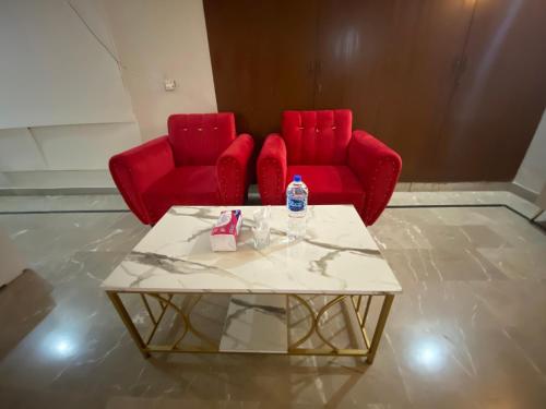 Lotus Residency DHA Guest House in קאראצ'י