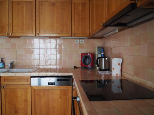 2-room in heart of Paris-Marais - image 8