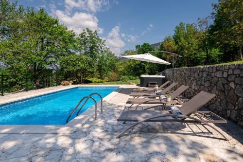 Karstais baseins, Villa Rocco in Kozljak