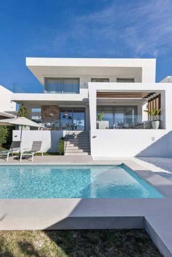 3303 Villa Riva