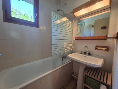 Bathroom, Appartement 6 personnes avec terrasse in Le Mollard