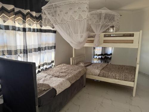 Hilltop Villa Sengabay in Senga