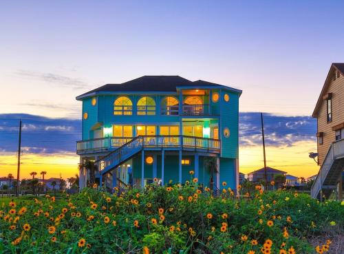 The Turtle House is beachfront and boasts an unobstructed view – khách sạn tại Terramar Beach
