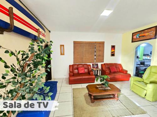 Hostel Praia Centro Itanhaém (Hostel Praia Centro Itanhaem) in อีตาญาเอม