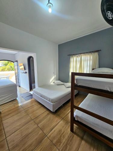 Hostel Praia Centro Itanhaém (Hostel Praia Centro Itanhaem) in อีตาญาเอม