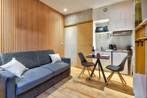 TBS 329 - Charming studio in Paris