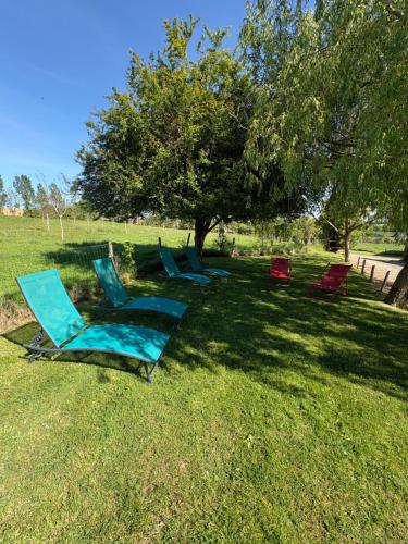 Gîte rural spacieux avec piscine (Gite rural spacieux avec piscine) in Nuille-sur-Vicoin