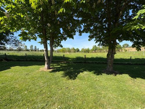 Skats, Gîte rural spacieux avec piscine (Gite rural spacieux avec piscine) in Nuille-sur-Vicoin