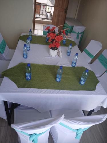 Miriam Inn, Chaka in Nyeri