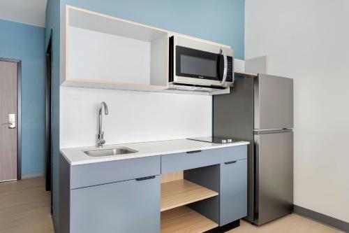 ห้องครัว, StudioRes by Marriott Louisville East in ดักลาส ฮิลล์