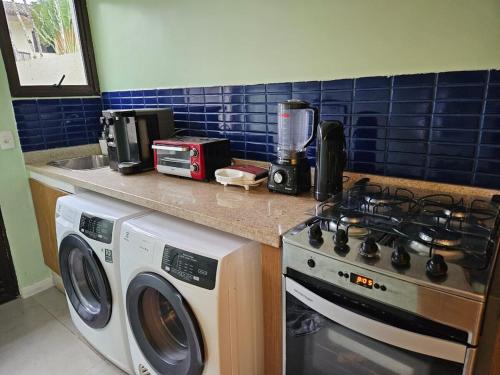 Casa em Condomínio 4 dorm Praia da Enseada em Ubatuba - image 3