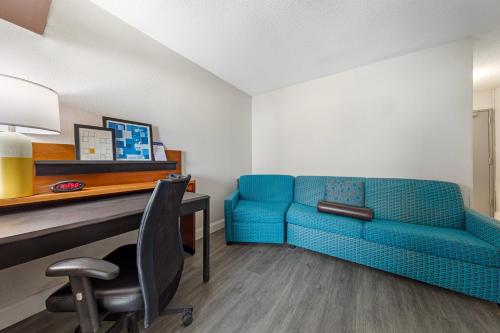 Fairfield Inn and Suites Mt. Laurel - image 41