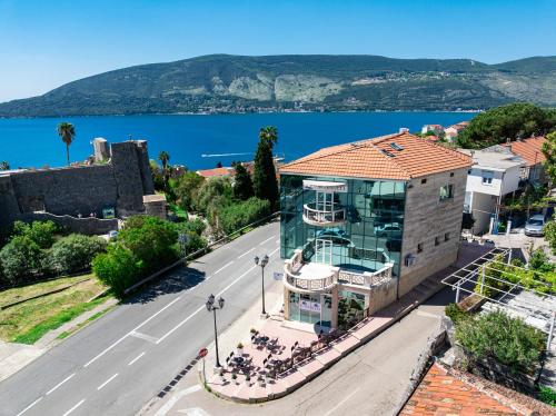 . Castello Mare Residence