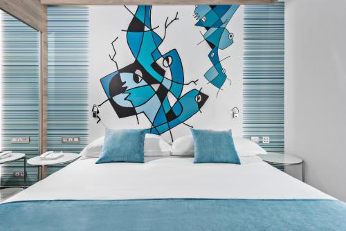 Elba Premium Suites - Adults Only - Tap to explore photos