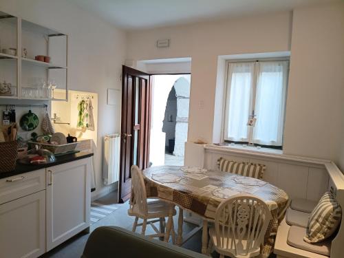 入口, Casa al Lago, Tapigliano, Nebbiuno, cozy apartment in 內比烏諾