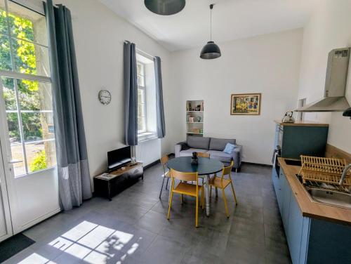 La Bonne Ecole in Les Landes-Genusson