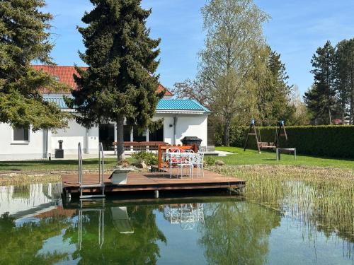 Ferienhaus Biotop - Badeteich, Sauna, Kinoleinwand