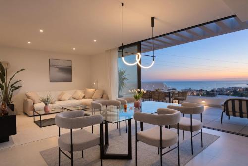 Luxury 3-Bedroom Skyline Apartment in Higueron