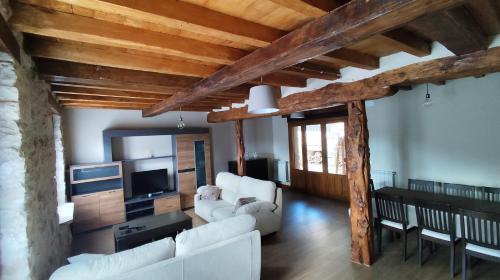 Koplietošanas atpūtas telpa ar TV, Casa la plaza Duruelo in Duruelo