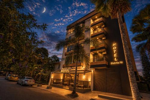 Hotel Distrito 70 Living
