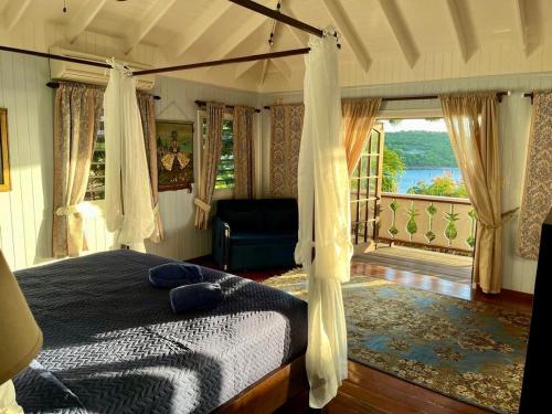 Exquisite villa in Unesco national park with beach at walking distance in English Harbour