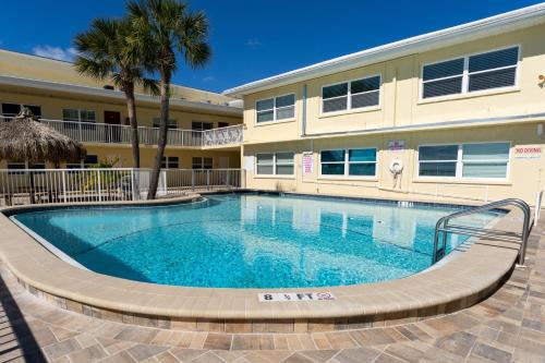 1br 1b - 3rd Floor - King - Surf Song #335 in Madeira Beach (Florida)