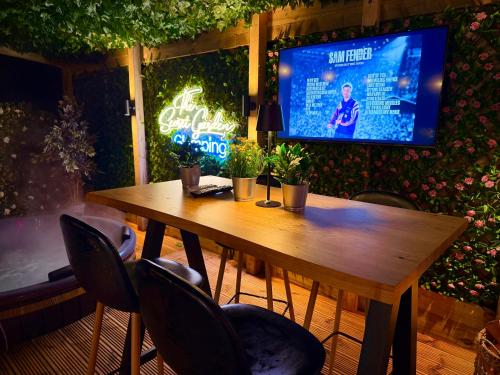 Hot tub, The Secret Garden Glamping Wexford in Barntown