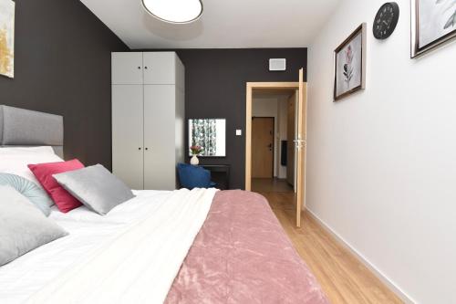 TOTU HOME Modern Tower Apartment Górskiego - image 4