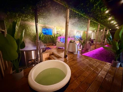 Exterior view, The Secret Garden Glamping Wexford in Barntown