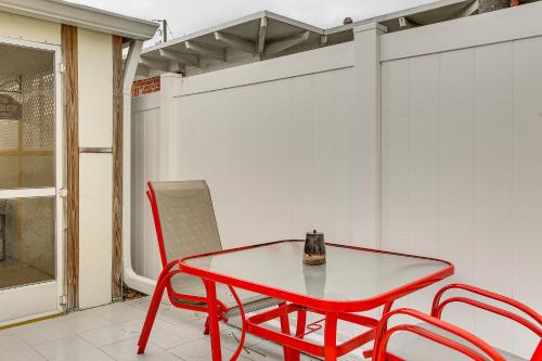 West Palm Beach Apartment 3 Mi to Shore! in West Palm Beach, USA