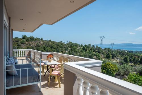 Aurora's apartment eretria in Euboea