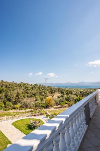 Aurora's apartment eretria in Euboea