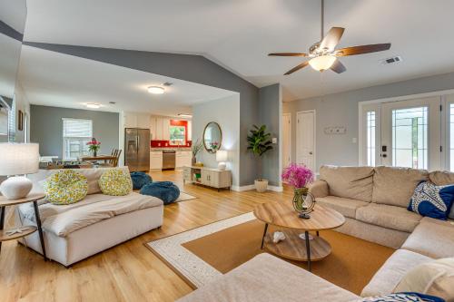 Pool Days! Family Getaway Near Pensacola Beach in Gulf Breeze (Florida)