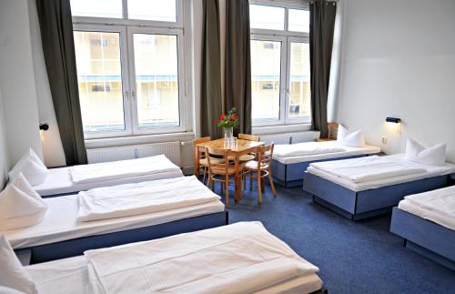 Hotel Transit Loft Room Type - 6-Bed Room