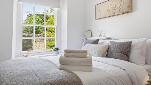 The Nook - 1 Bed apartment, Central Tetbury, King Bed, Coffee Bar in Tetbury