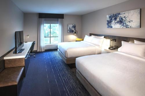 2 queen beds