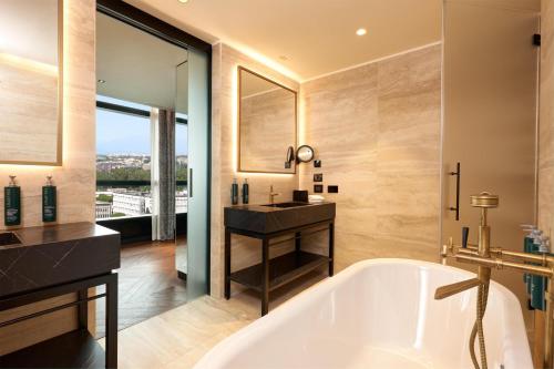 Hilton Rome Eur La Lama - image 31