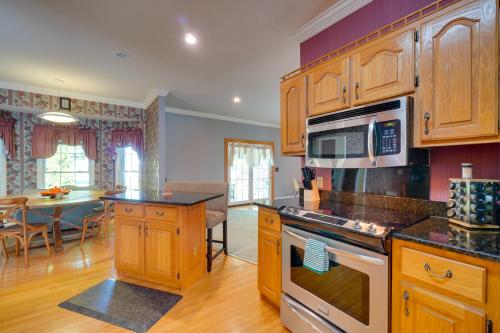 4 Mi to Dale Hollow Lake! Countryside Retreat in Albanija (KY)